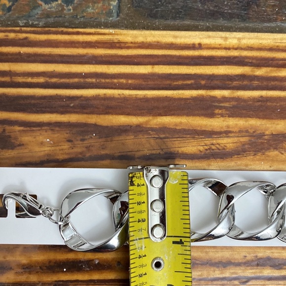 Bracelets - Picture 4 of 4